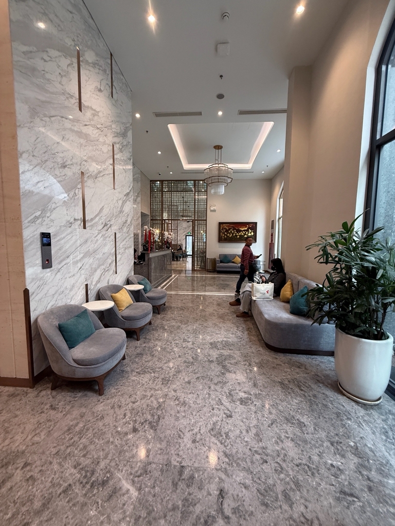 BÁN CĂN HỘ KHÁCH SẠN 5 SAO THE GLORIA BY SILK PATH - 8 NGUYÊN HỒNG: LÔ GÓC VIEW HỒ - ĐẲNG CẤP THƯỢNG LƯU - GIÁ 14.5 TỶ