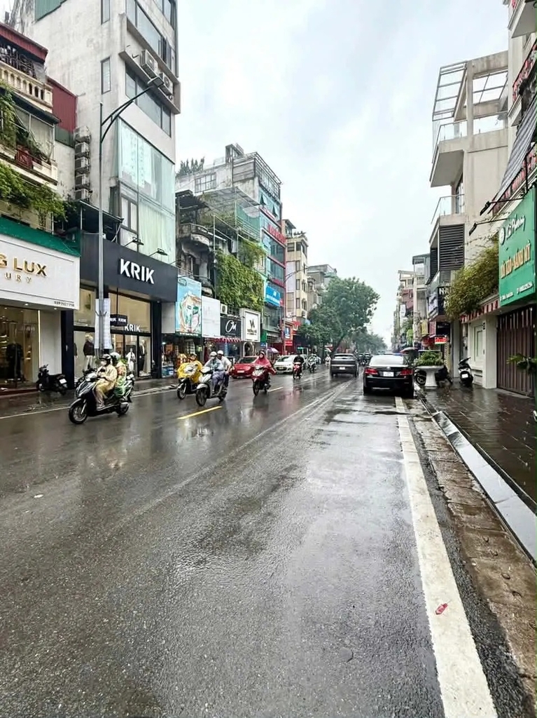 Bán Nhà Mặt Bằng Kinh Doanh - 295 Bạch Mai - Đang Cho Thuê Ổn Định 15 Triệu/Tháng - Vị Trí Đắc Địa - Giá 10.5 Tỷ