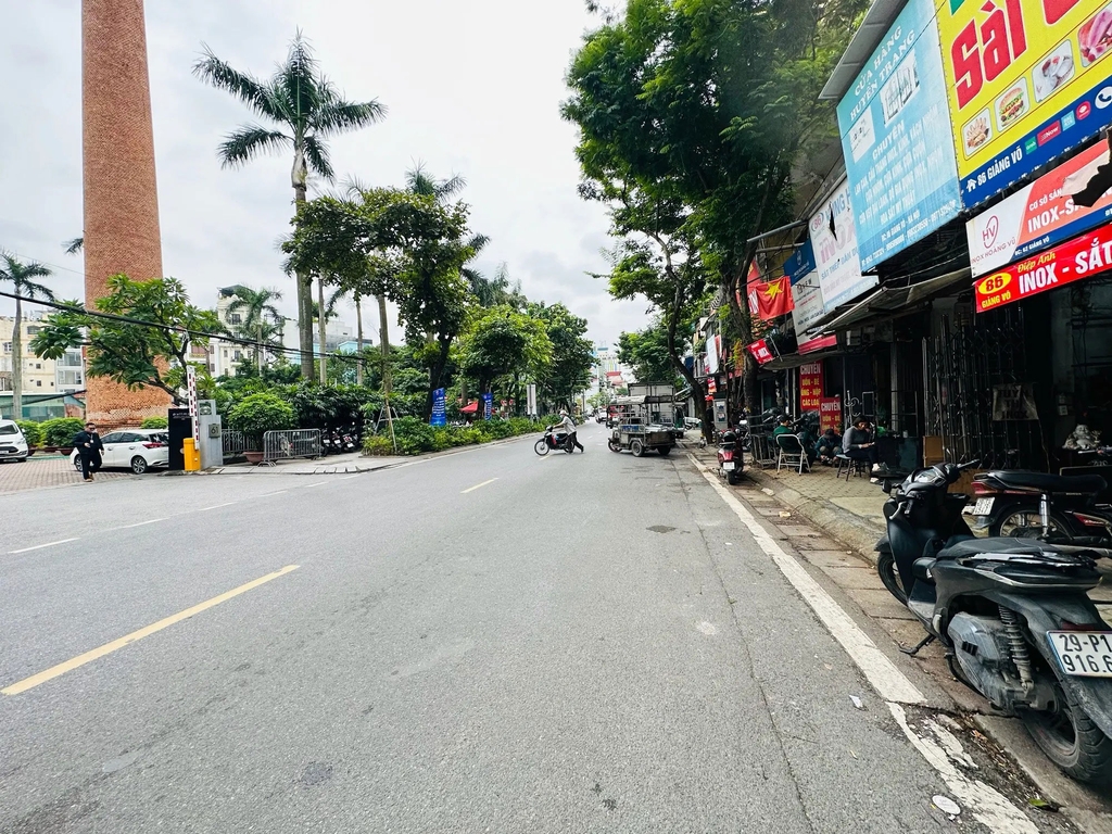 Bán Lô Đất Lô Góc 2 Mặt Tiền -  Giảng Võ (Mặt Phố & Mặt Ngõ) - Diện Tích Thực Tế 38m² - Đang Có Dòng Tiền - Giá 13.8 Tỷ