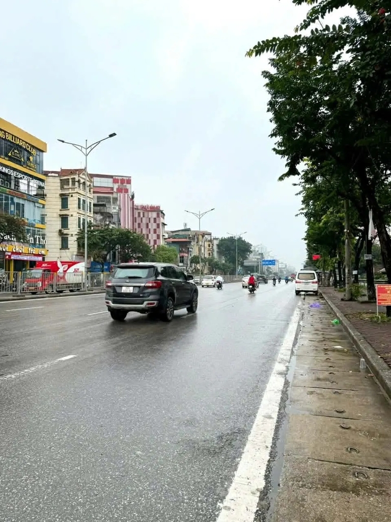 Bán Nhà Mặt Phố Giải Phóng - 196m² - Mặt Tiền 6m - Vị Trí Ngã Ba Vàng - Đang Cho Thuê Ổn Định - Tiềm Năng Tái Đầu Tư Cực Lớn - Giá 76 Tỷ