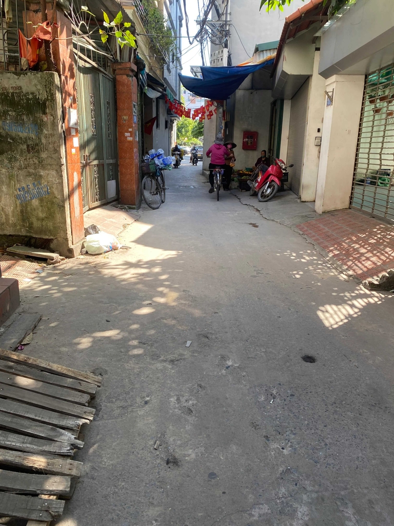 【CƠ HỘI CUỐI CÙNG - ĐẤT HIẾM NGÕ NGuyễn Khoái】Mảnh Đất 42m² Duy Nhất Còn Sót Lại - Ô Tô Đỗ Cửa - Ngõ Thông Tứ Tung - Vị Trí Vàng Trung Tâm - Giá Đầu Tư Chỉ 9.05 Tỷ - Sổ Đỏ Chính Chủ