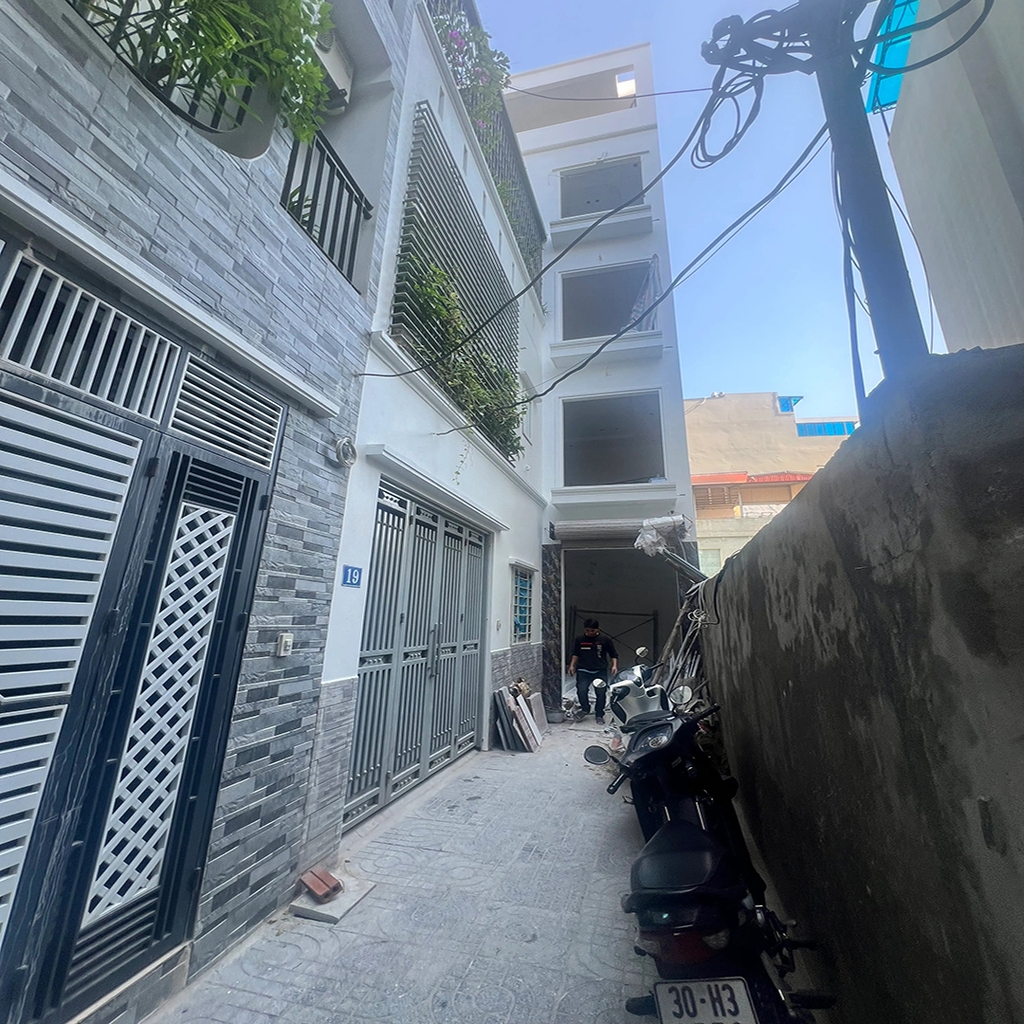 Bán Nhà 5 Tầng Thang Máy - Vị Trí Vàng Võ Chí Công - Ngõ Thông Ra Lạc Long Quân - 8.9 Tỷ