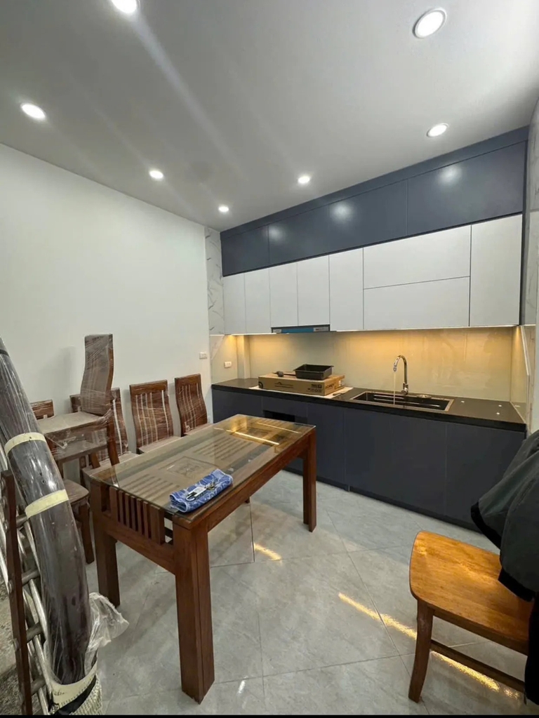 【NHÀ PHỐ MỚI 4 TẦNG】 Thanh Am, Long Biên - 30m² - 2 Phòng Ngủ - 10 Phút Ra Hồ Gươm - Giá 6.7 Tỷ