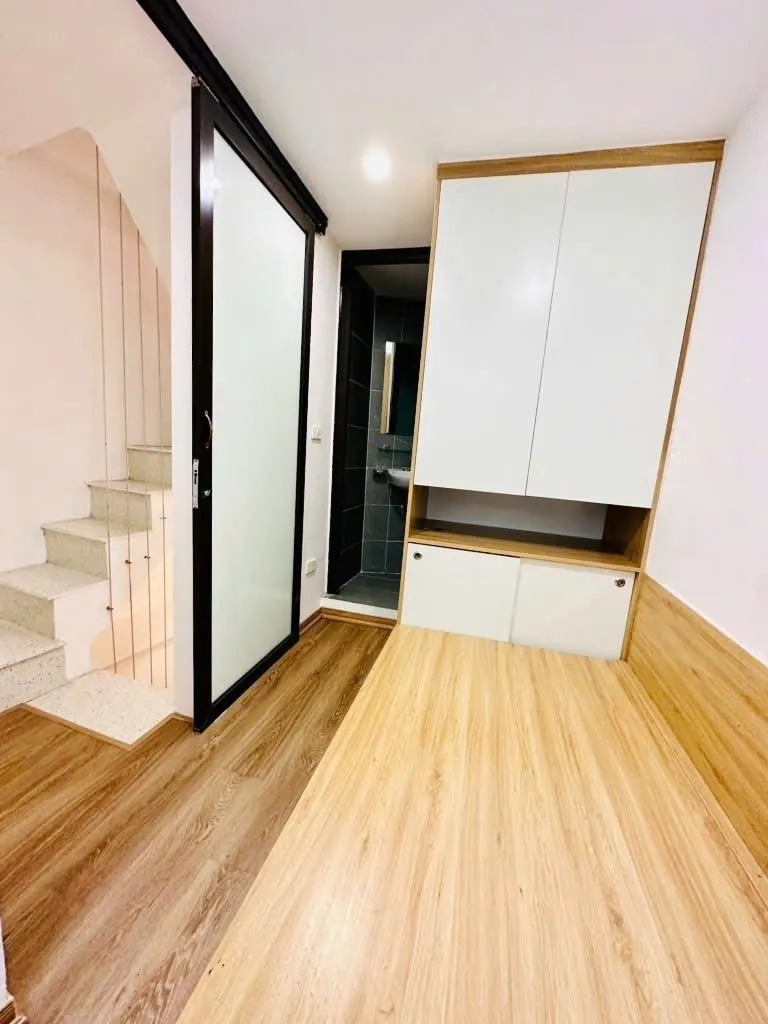 Bán Nhà 5 Tầng Phố Hồng Hà - Hoàn Kiếm - Full Nội Thất - Sổ Riêng - 2.9 Tỷ