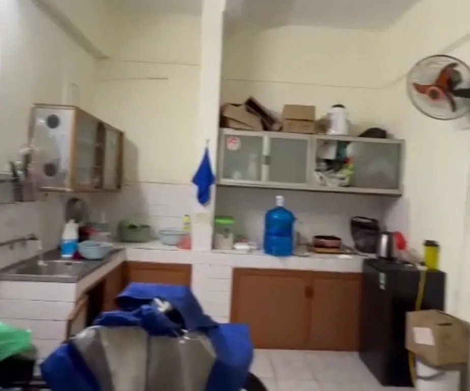 Bán Căn Hộ Tập Thể ĐH Kinh Tế Quốc Dân - 3 PN - DT Thực 75m² - Sổ Đỏ - 4.7 Tỷ