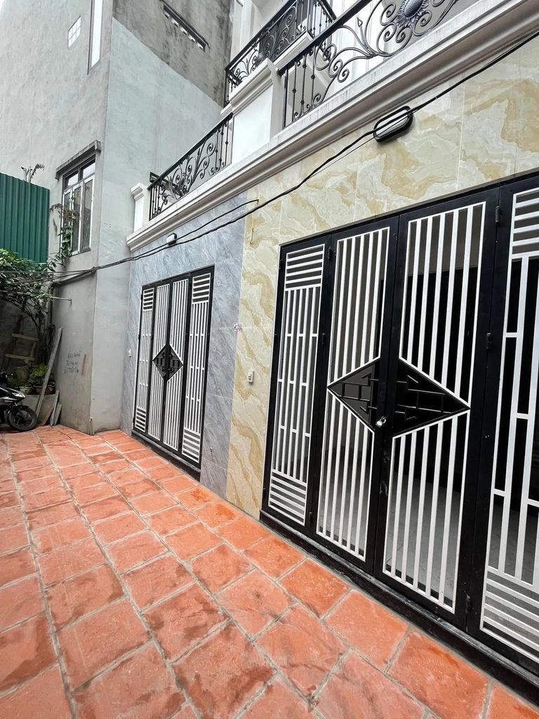 Bán Nhà 5 Tầng Mới Xây Ngõ Nông 318 Nguyễn Văn Linh - 20m Ra Phố - 7.65 Tỷ