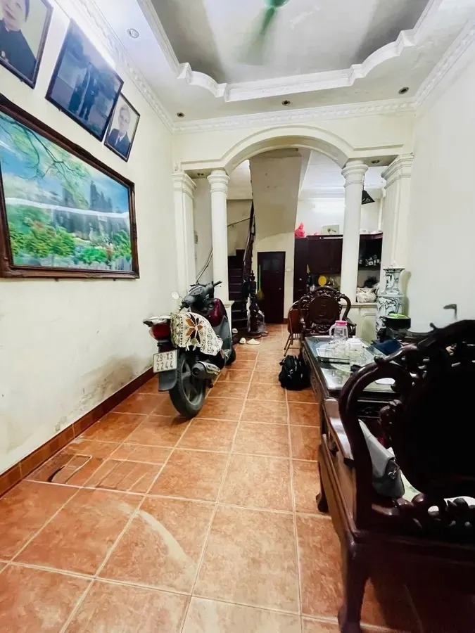 CHÍNH CHỦ - GIÁ TỐT】Bán Nhà 4 Tầng 42m² Ngõ Thông Trương Định - Ô Tô Ba Gác Tránh Cửa - 4PN, 3WC - Giá Chỉ 9.5 Tỷ - Sổ Đỏ Riêng