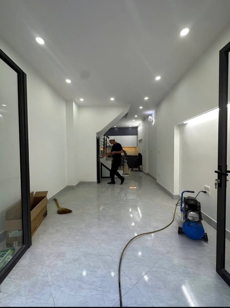【NHÀ PHỐ MỚI 4 TẦNG】 Thanh Am, Long Biên - 30m² - 2 Phòng Ngủ - 10 Phút Ra Hồ Gươm - Giá 6.7 Tỷ