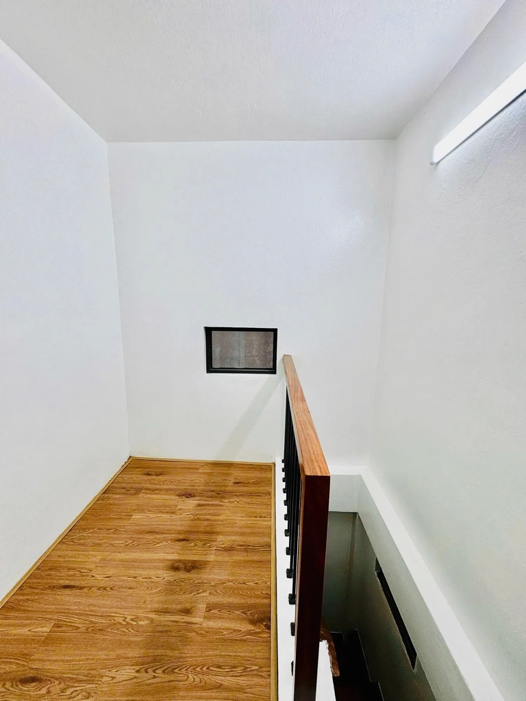 Bán Nhà 5 Tầng Lô Góc - 23 Hòa Bình 2 - Ô Tô Đỗ Cửa - 10m Ra Phố Minh Khai - Vừa Ở Vừa Kinh Doanh - Giá 8.25 Tỷ