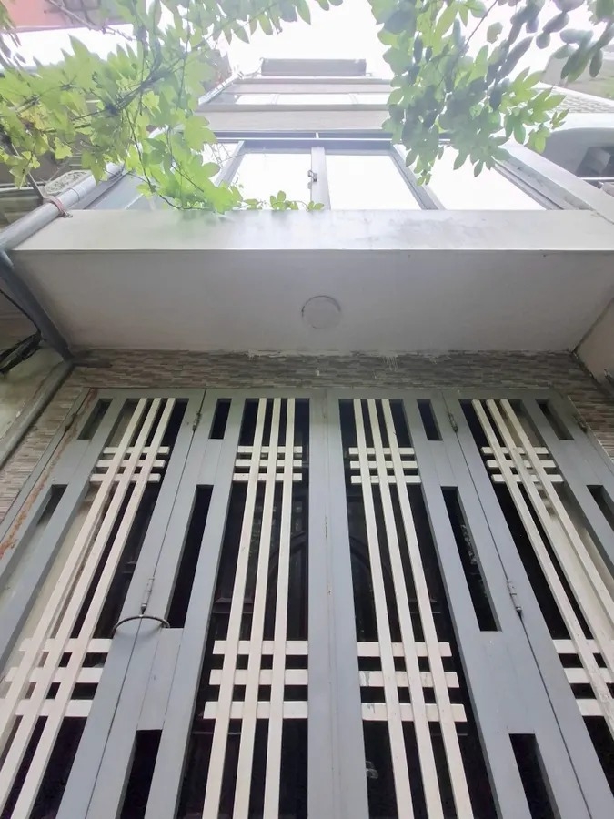 Bán Nhà 5 Tầng Ngõ Hoàng Hoa Thám - 40m² - Ngõ Rộng 50m Ra Ô Tô - Thiết Kế Linh Hoạt 8 Phòng - Giá 11.5 Tỷ