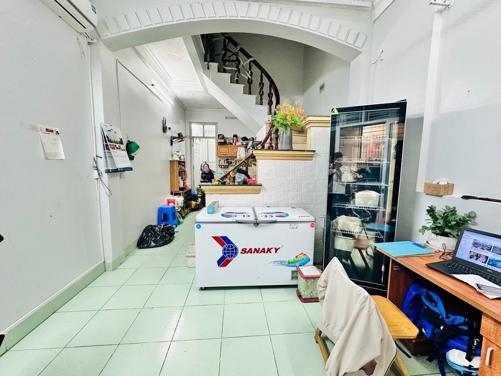 BÁN ĐẤT TẶNG NHÀ PHỐ ĐÔNG NGẠC: DIỆN TÍCH RỘNG 70M2 - SỔ NỞ HẬU ĐẠI CÁT - VỊ TRÍ SÁT HỒ THOÁNG MÁT - GIÁ 14.8 TỶ