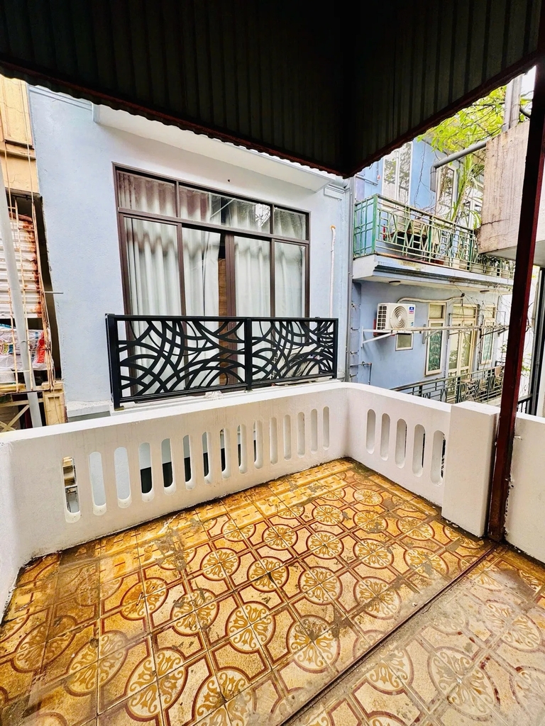 Bán Nhà 5 Tầng Lô Góc - 23 Hòa Bình 2 - Ô Tô Đỗ Cửa - 10m Ra Phố Minh Khai - Vừa Ở Vừa Kinh Doanh - Giá 8.25 Tỷ