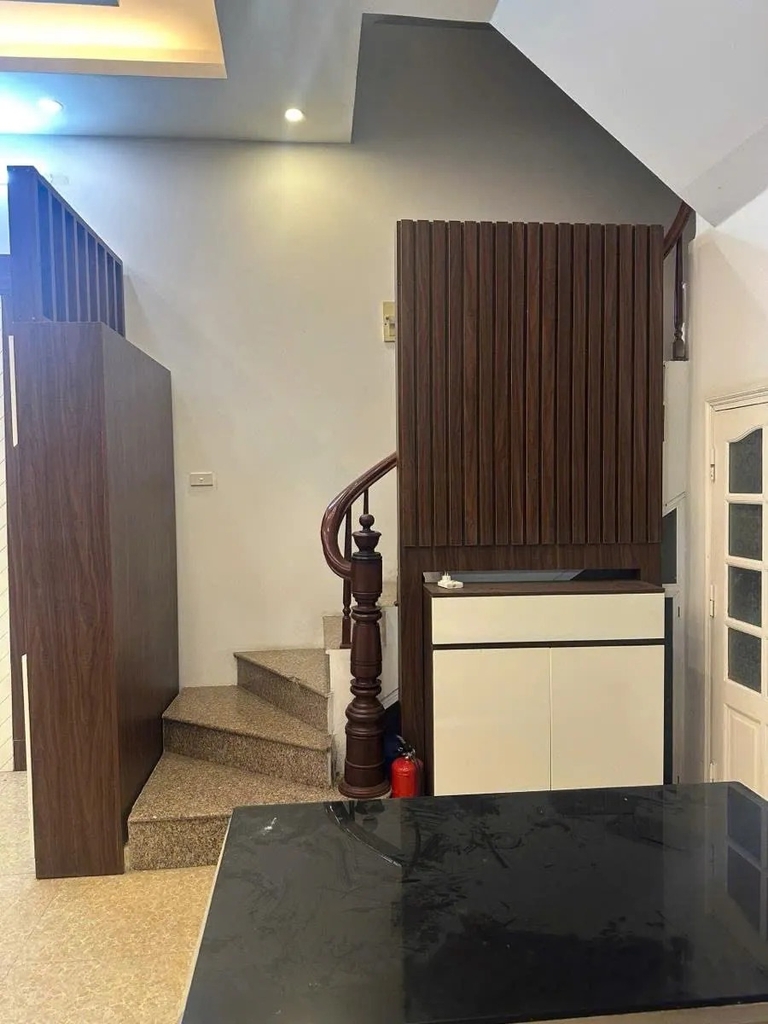 Bán Nhà 5 Tầng Giáp Nhất - Ô Tô 7 Chỗ Đỗ Cửa - 2 Thoáng Vĩnh Viễn - Đang Cho Thuê 13Tr/Tháng - 16 Tỷ