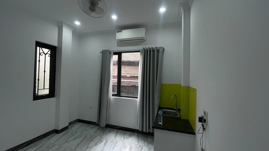 【BÁN CCMN ĐANG HOẠT ĐỘNG HIỆU QUẢ】Nhà 5 Tầng Lô Góc Ngõ Chùa Liên Phái - 13 Phòng Cho Thuê - Doanh Thu 60 Triệu/Tháng - Vị Trí Vàng Gần 3 Trường Đại Học - Giá 14.8 Tỷ