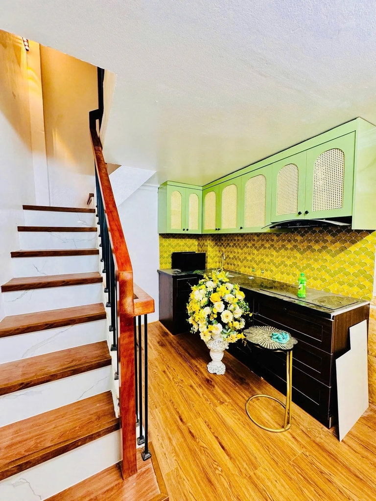 Bán Nhà 5 Tầng Lô Góc - 23 Hòa Bình 2 - Ô Tô Đỗ Cửa - 10m Ra Phố Minh Khai - Vừa Ở Vừa Kinh Doanh - Giá 8.25 Tỷ