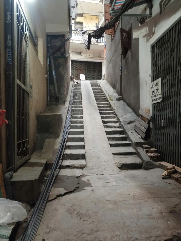 Ra Mắt Biệt Thự Phố 6 Tầng Thang Máy - 18 Đê Trần Khát Chân - Vị Trí Trung Tâm Vàng - Tiềm Năng Đa Dạng - Giá 16.5 Tỷ