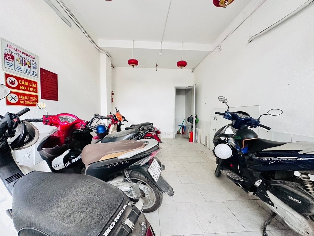 BÁN TÒA NHÀ HUỲNH THÚC KHÁNG KÉO DÀI: TỌA ĐỘ KIM CƯƠNG - SÁT MẶT PHỐ - DÒNG TIỀN KHỦNG - GIÁ 32.79 TỶ