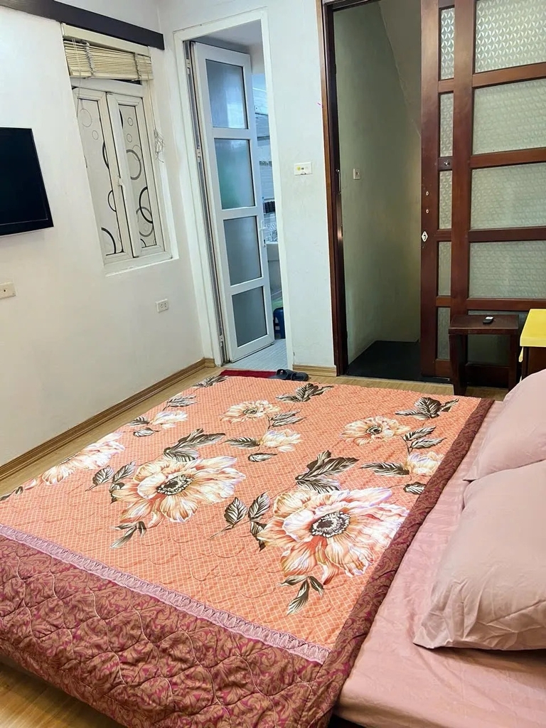 Bán Nhà 5 Tầng Ngõ Tân Ấp, Ba Đình - 25m² - Ngõ Thẳng 15m Ra Ô Tô - Vị Trí Vàng Gần Hồ Gươm, Hồ Tây - Giá 4.5 Tỷ