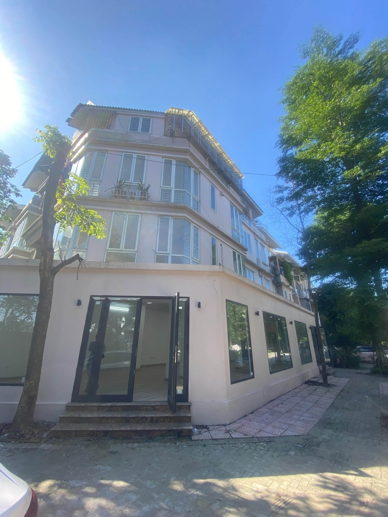 Bán Lô Góc 123.7m2 Mặt Tiền 23m Đường 70 - CT2 Xuân Phương - 52.5 Tỷ - Tiềm Năng Vàng Khi Mở Đường