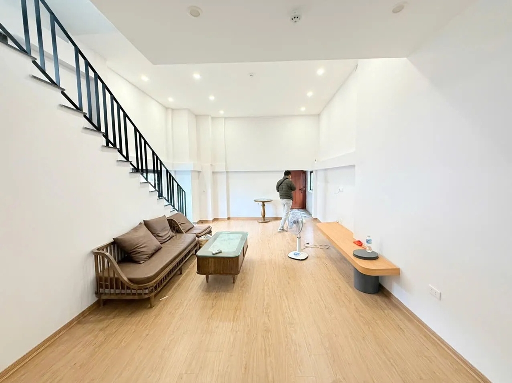 Bán Tòa Nhà 7 Tầng Thang Máy - Đội Cấn - 14+ Phòng Cho Thuê - Dòng Tiền Ổn Định - Vị Trí Cách Mặt Phố 10m - Giá 20.5 Tỷ