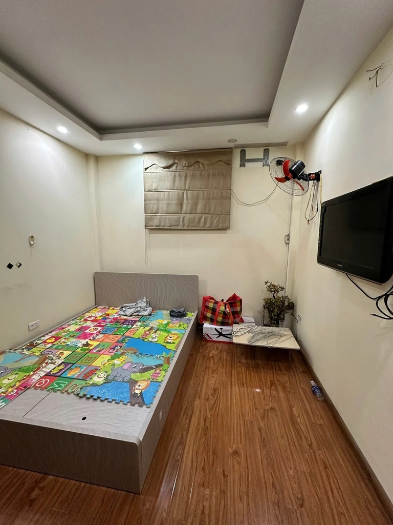 Bán Nhà 5 Tầng Ngõ Hoàng Hoa Thám - 40m² - Ngõ Rộng 50m Ra Ô Tô - Thiết Kế Linh Hoạt 8 Phòng - Giá 11.5 Tỷ