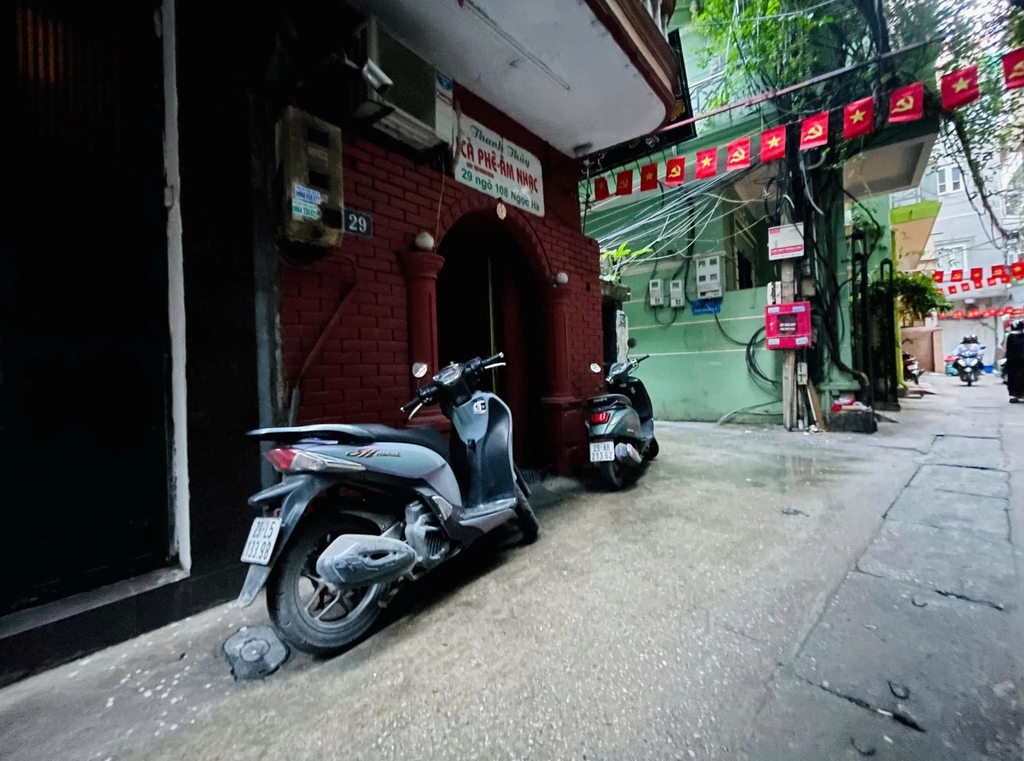 Bán Nhà Mặt Bằng Kinh Doanh - 108 Ngọc Hà, Ba Đình - Lô Góc 2 Thoáng - Đang Kinh Doanh Tốt