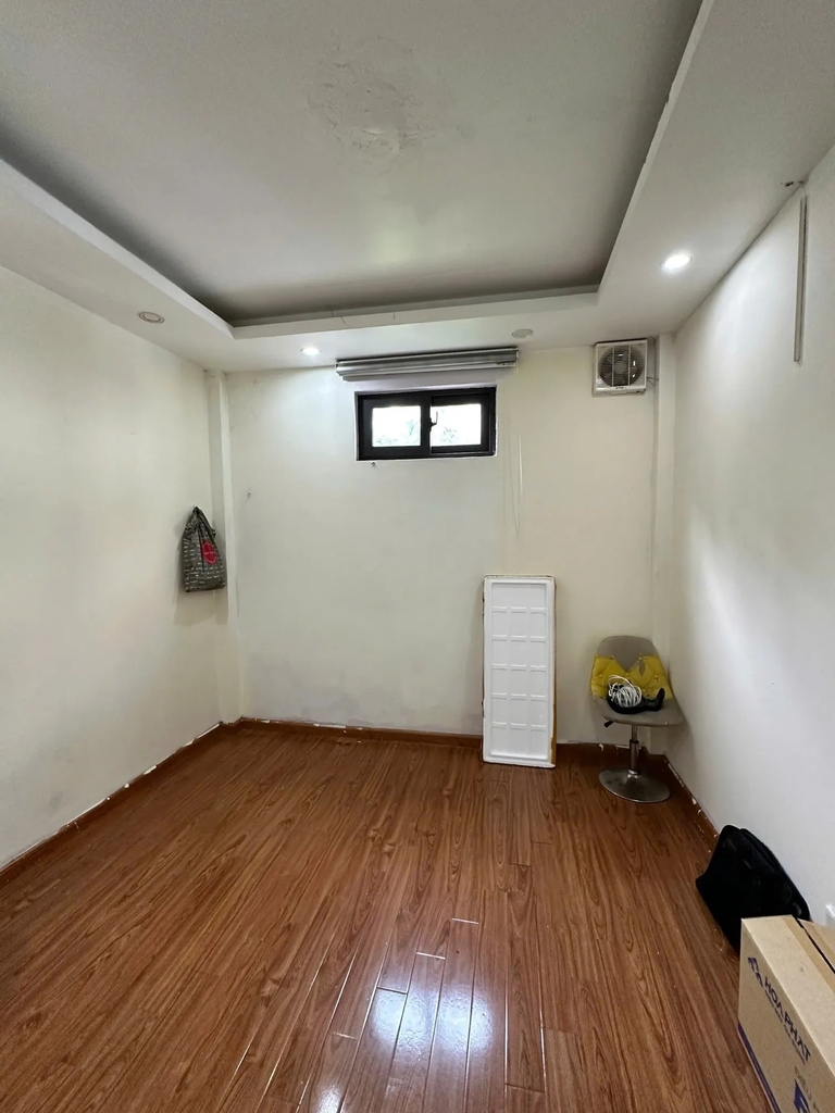 Bán Nhà 5 Tầng Ngõ Hoàng Hoa Thám - 40m² - Ngõ Rộng 50m Ra Ô Tô - Thiết Kế Linh Hoạt 8 Phòng - Giá 11.5 Tỷ