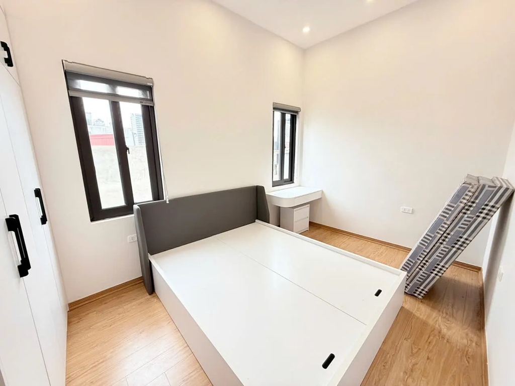 Bán Tòa Nhà 7 Tầng Thang Máy - Đội Cấn - 14+ Phòng Cho Thuê - Dòng Tiền Ổn Định - Vị Trí Cách Mặt Phố 10m - Giá 20.5 Tỷ