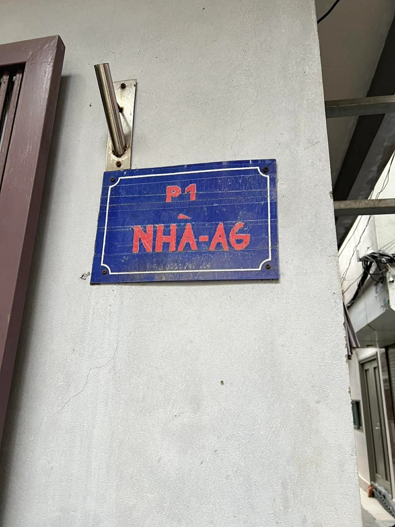 Bán Đất Lô Góc Ngõ Đội Cấn - 23m² - Tiềm Năng Xây Mới 35m² - View Sân Rộng - Giá 6.5 Tỷ