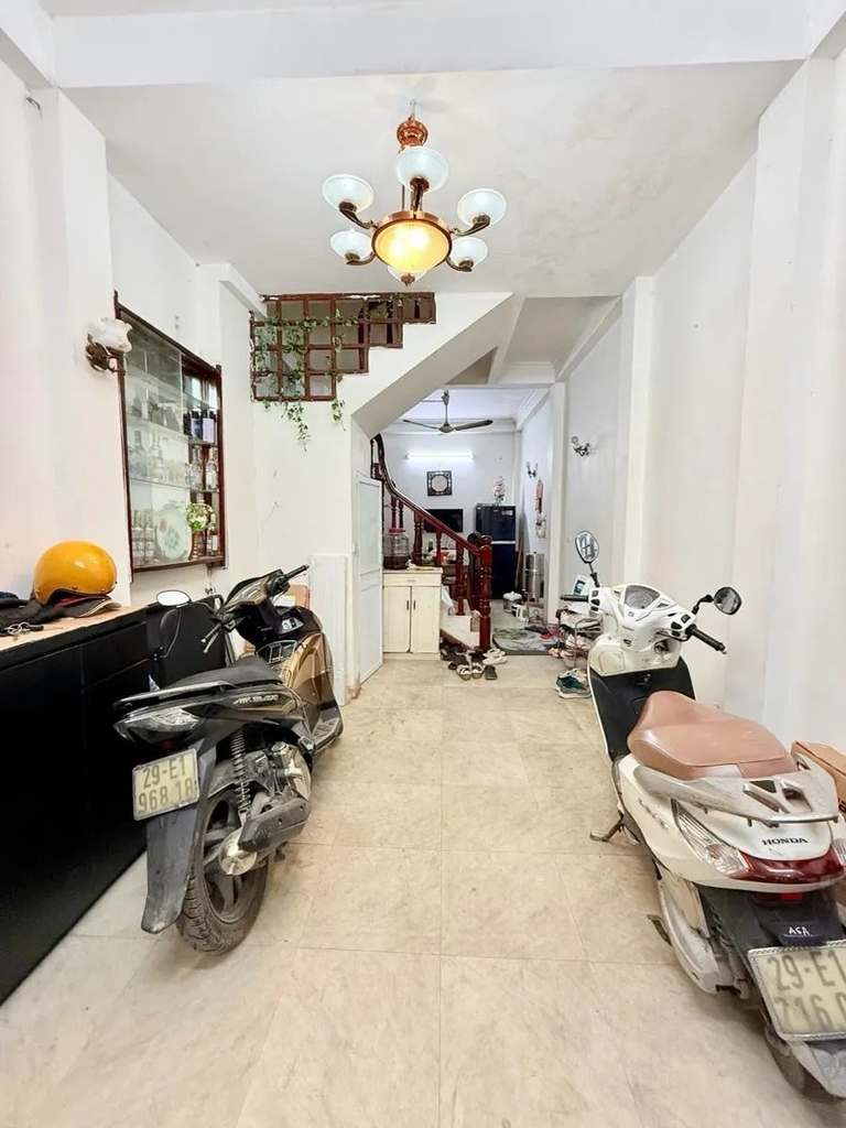 Bán Nhà 4 Tầng Mặt Ngõ Thông 35/40 Trần Khát Chân, Hai Bà Trưng - 9.2 Tỷ - Sổ Đỏ Nở Hậu