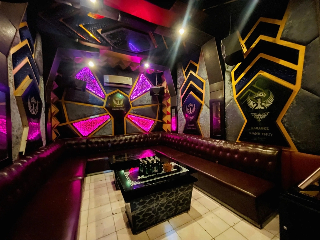 Bán Nhà Mặt Bằng Kinh Doanh - 108 Ngọc Hà, Ba Đình - Lô Góc 2 Thoáng - Đang Kinh Doanh Tốt