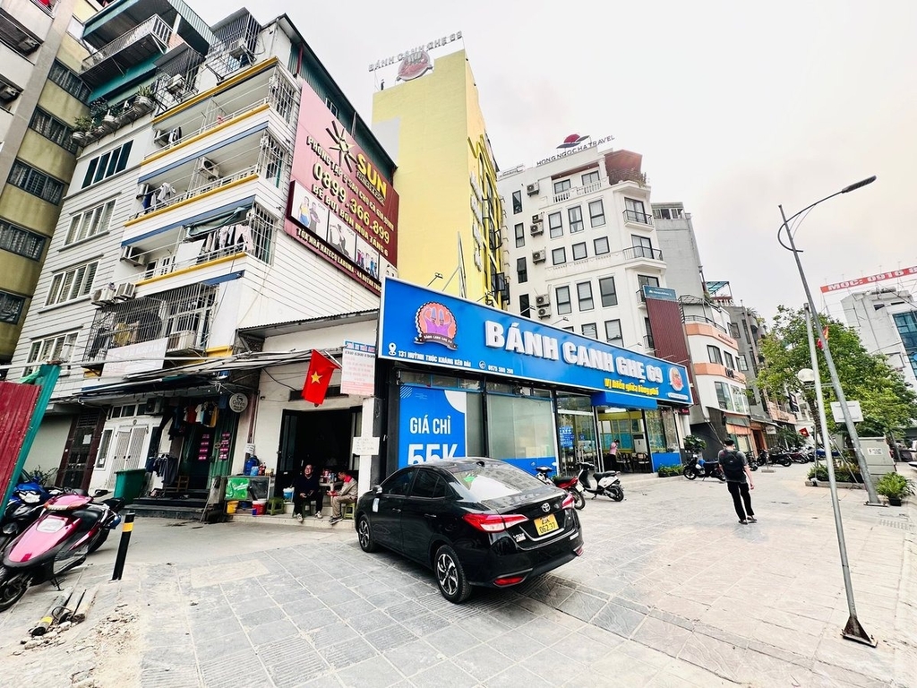 BÁN TÒA NHÀ HUỲNH THÚC KHÁNG KÉO DÀI: TỌA ĐỘ KIM CƯƠNG - SÁT MẶT PHỐ - DÒNG TIỀN KHỦNG - GIÁ 32.79 TỶ