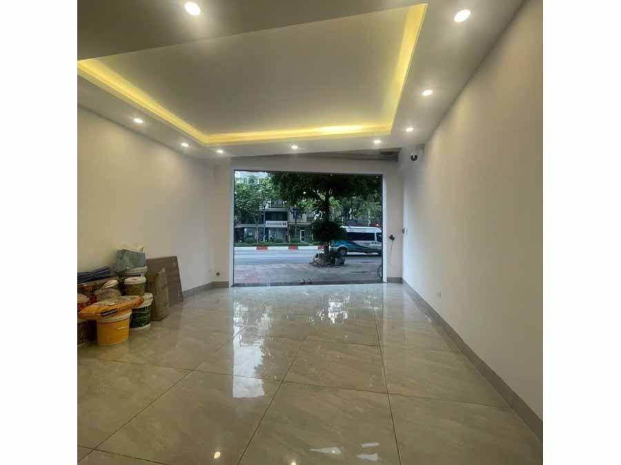 BÁN TOÀ NHÀ MẶT PHỐ CỔ LINH - LONG BIÊN: VỊ TRÍ CHIẾN LƯỢC 6 LÀN XE - VỈA HÈ 8M - THANG MÁY XỊN - GIÁ 19.8 TỶ