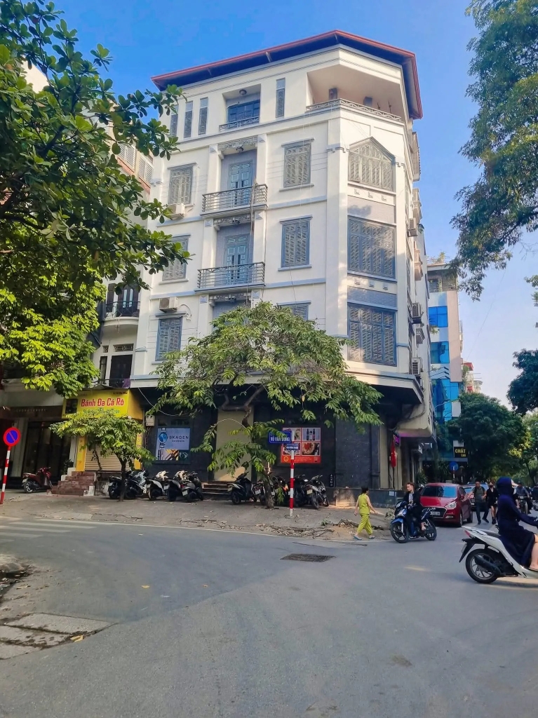 【MẶT PHỐ VÀNG KINH DOANH - NGÃ TƯ VÕ VĂN DŨNG, SÁT PHỐ ĐI BỘ HOÀNG CẦU】- 43m² - 3 Tầng - Giá 26 Tỷ