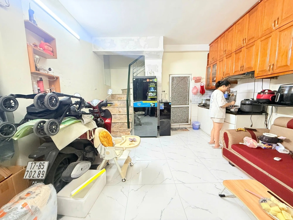 【NHÀ PHỐ 2 TẦNG - DƯƠNG QUẢNG HÀM, CẦU GIẤY】- Quan Hoa, Cầu Giấy - 30m² - 1PN - Sân Để Xe - Giá 6.25 Tỷ