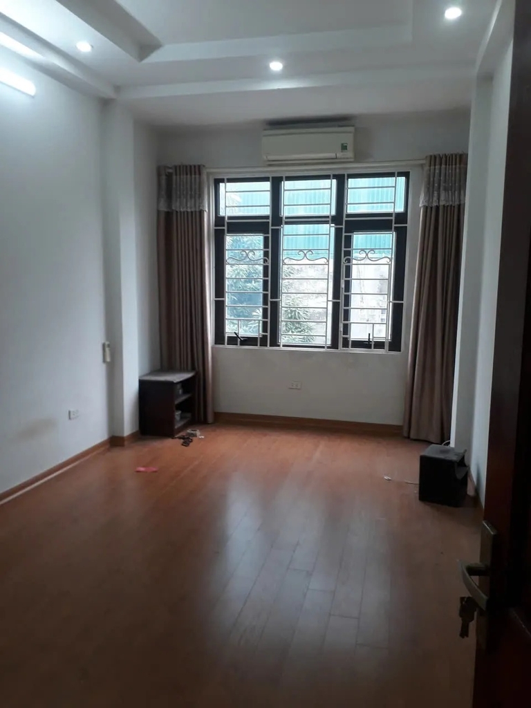 【NHÀ 5 TẦNG - 281 TRƯƠNG ĐỊNH】- 42m² - 4 PHÒNG NGỦ RIÊNG BIỆT - SỔ ĐỎ - 8.5 TỶ