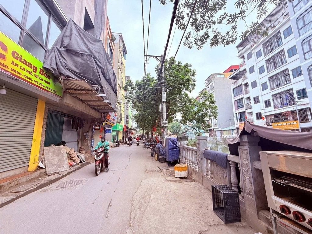 BÁN ĐẤT TẶNG NHÀ ĐỖ ĐỨC DỤC - MỄ TRÌ: VỊ TRÍ CỰC NÔNG - MẶT TIỀN RỘNG 6M - PHÔI XÂY DÒNG TIỀN ĐỈNH CAO - GIÁ 6.9 TỶ