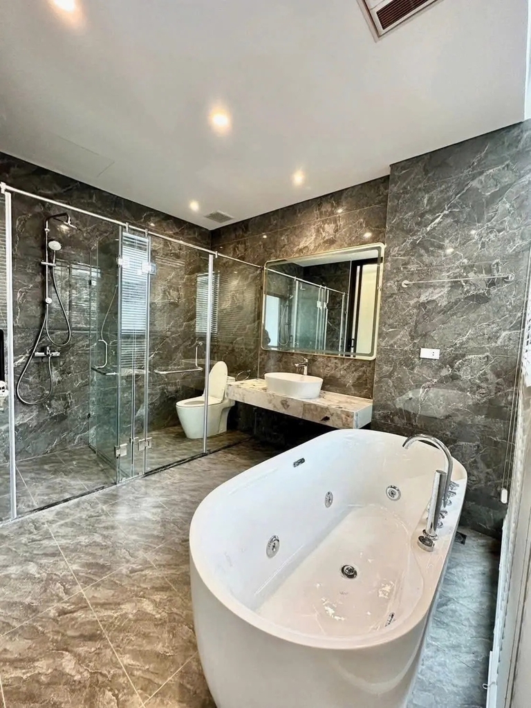 【BIỆT THỰ 7 TẦNG - KIẾN TRÚC "HÀM CÁ MẬP" - VŨ ĐỨC THẬN, LONG BIÊN】- 26.3 TỶ