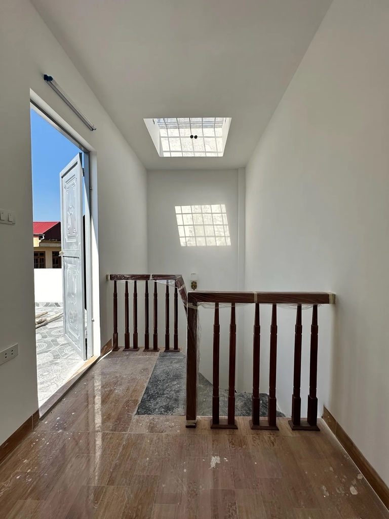 【NHÀ MỚI 5 TẦNG - KÍNH CƯỜNG LỰC SANG TRỌNG】Ngõ Thúy Lĩnh, Hoàng Mai - 35m² - 3 PN Khép Kín - Ô Tô Đỗ Cửa - Giá 6.8 Tỷ