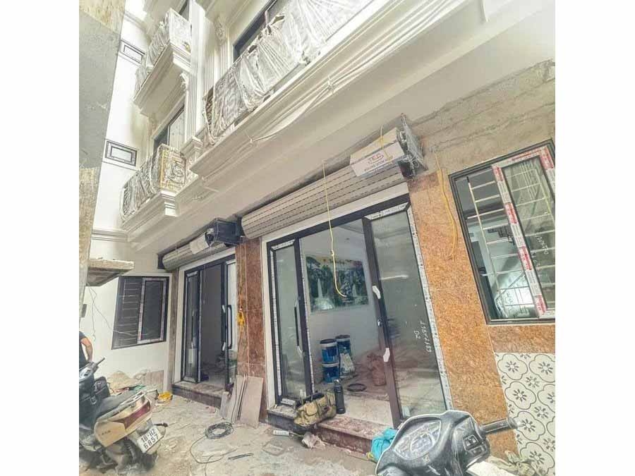 BÁN NHÀ HOÀNG HOA THÁM - TÂY HỒ: NHÀ MỚI 5 TẦNG THANG MÁY - NỘI THẤT HẠNG SANG - SÁT PHỐ - GIÁ 12.5 TỶ