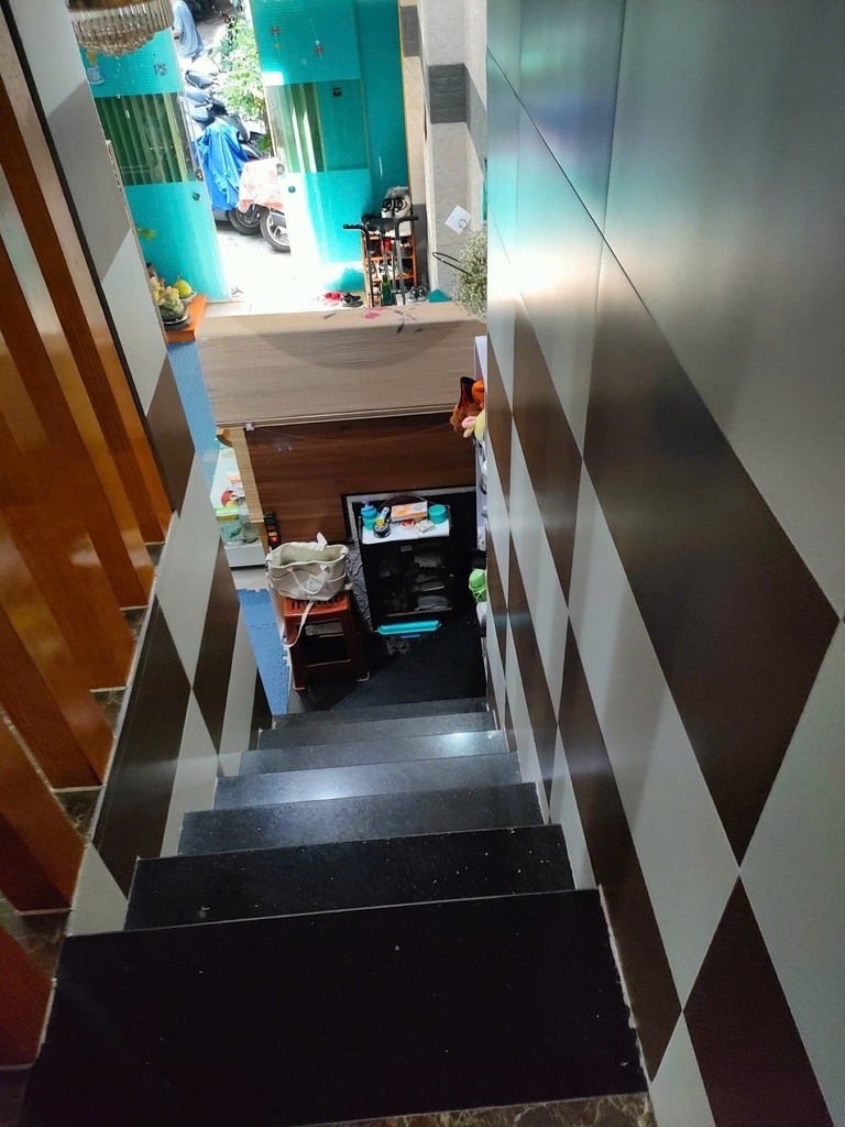 CĂN HỘ TẦNG 1 BIỆT THỰ CŨ - NGÕ YÊN NINH BA ĐÌNH - 15/60m² - Ô TÔ ĐỖ CỬA - 5.6 TỶ