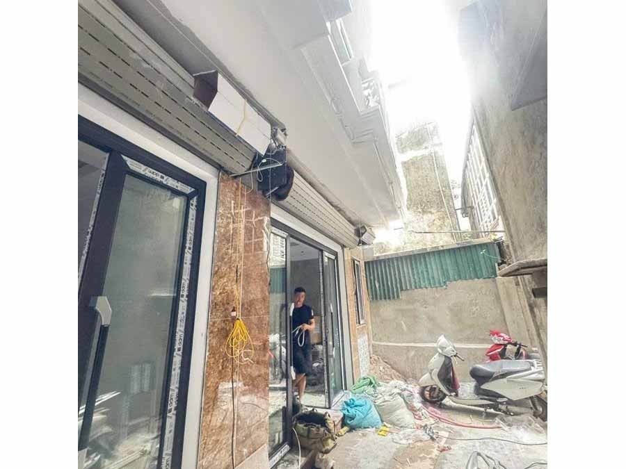 BÁN NHÀ HOÀNG HOA THÁM - TÂY HỒ: NHÀ MỚI 5 TẦNG THANG MÁY - NỘI THẤT HẠNG SANG - SÁT PHỐ - GIÁ 12.5 TỶ