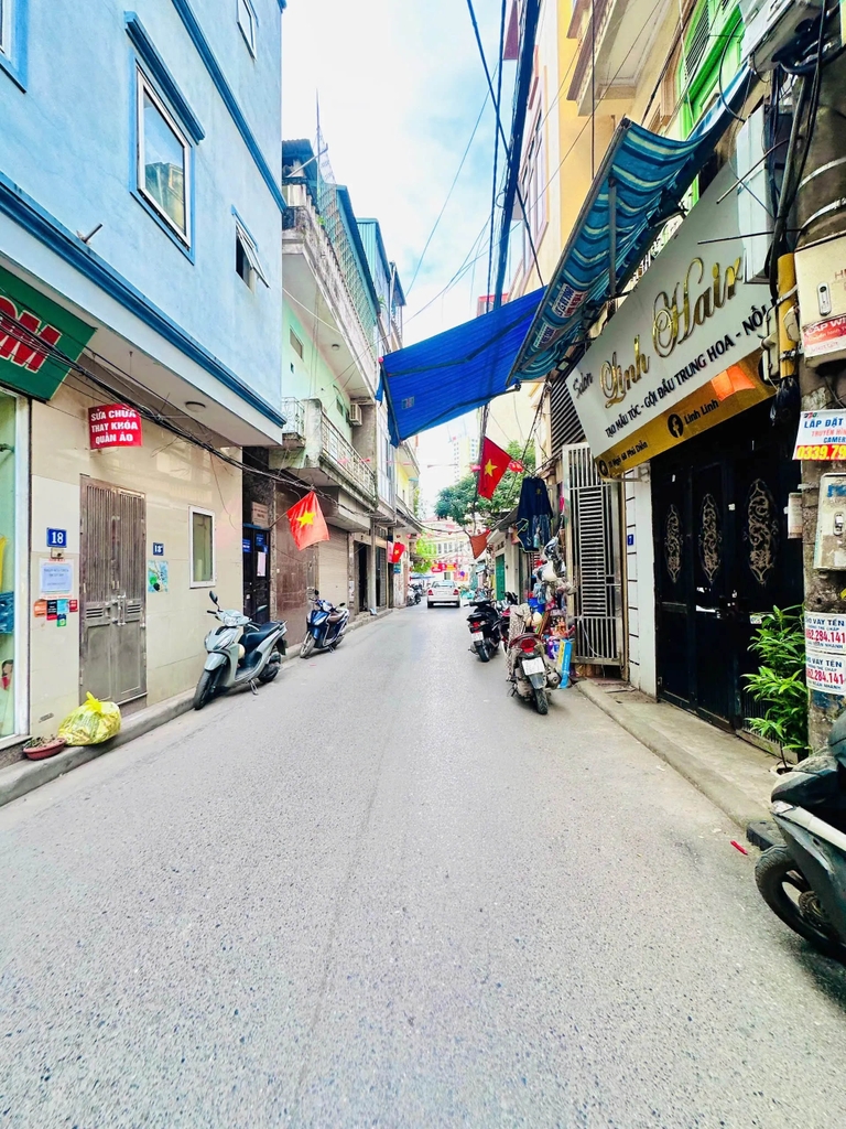 【NHÀ MẶT NGÕ KINH DOANH - PHÚ DIỄN, BẮC TỪ LIÊM】- 43m² - 2 PN - 2 Tầng + Tum - Chủ Bán Gấp - Giá 13.5 Tỷ