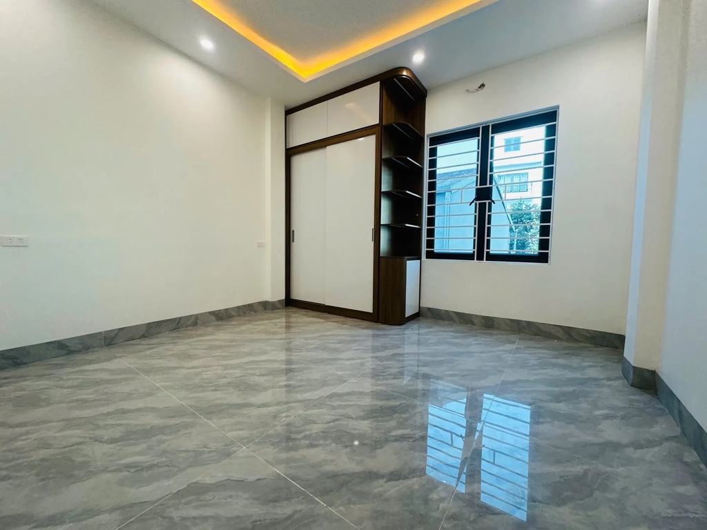 【NHÀ MỚI 5 TẦNG - LAI XÁ】- 32/36M² - 6 PN - NGÕ NÔNG - CÁCH CHỢ 30M - 6.8 TỶ