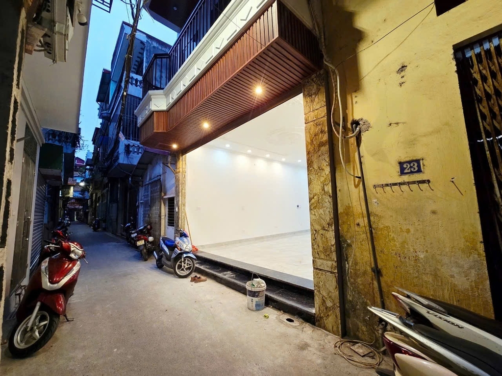 BÁN NHÀ SÀI ĐỒNG - NGUYỄN VĂN LINH: KHU PHÂN LÔ Ô TÔ VÒNG QUANH - 5 PHÒNG NGỦ RỘNG - HAI MẶT THOÁNG - GIÁ 9.7 TỶ