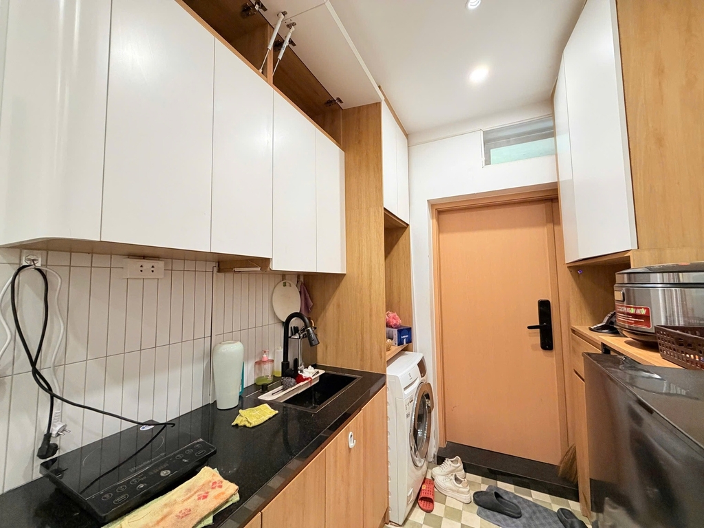 BÁN CĂN HỘ TẬP THỂ NGUYỄN KHOÁI - HAI BÀ TRƯNG: TẦNG 2 TIỆN LỢI - FULL NỘI THẤT XỊN - SÂN CHUNG RỘNG - GIÁ 3.25 TỶ