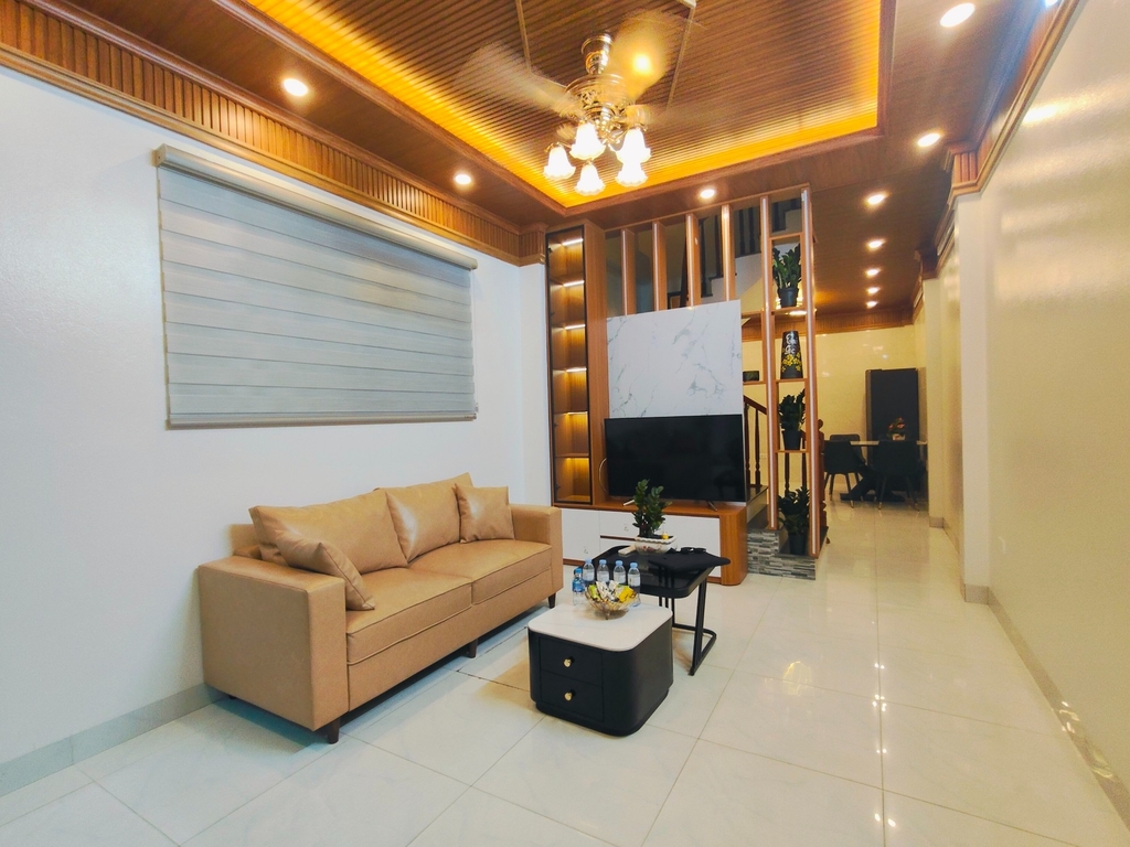 BÁN NHÀ QUANG TRUNG - HÀ ĐÔNG: LÔ GÓC HAI MẶT THOÁNG - SÁT VÁCH CHUYÊN NGUYỄN HUỆ - FULL NỘI THẤT - GIÁ 9.83 TỶ