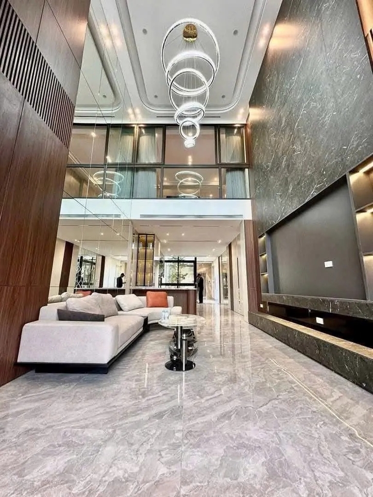 【BIỆT THỰ 7 TẦNG - KIẾN TRÚC "HÀM CÁ MẬP" - VŨ ĐỨC THẬN, LONG BIÊN】- 26.3 TỶ