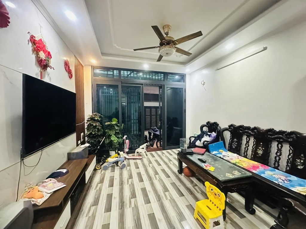 【NHÀ MỚI 4 TẦNG - HOÀNG VĂN THÁI】- 43m² - 4 PN - THIẾT KẾ HIỆN ĐẠI - 13.4 TỶ