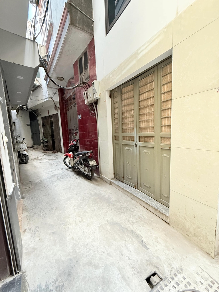 【NHÀ LÔ GÓC 3 THOÁNG - TRẦN KHÁT CHÂN, HAI BÀ TRƯNG】- Bạch Đằng, Hai Bà Trưng - 9m² - 2 Tầng - 10m Ra Phố - Giá 1.7 Tỷ